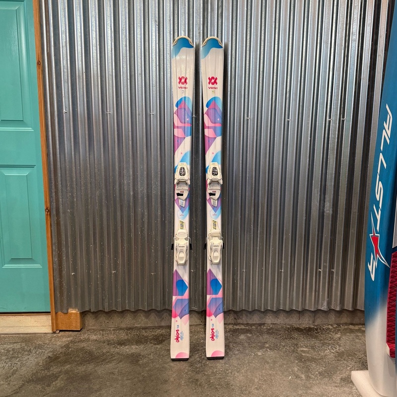 Volkl Chica Kid's Skis w/ Marker 7 GW Bindings - USED 130cm Marker 7 GW White