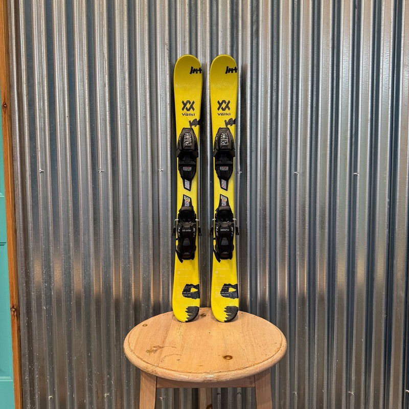 Volkl Revolt JR Kid's Twintip Skis w/ Marker Vmotion 4 GW Bindings - USED 88cm Marker Vmotion 4.5 GW Black