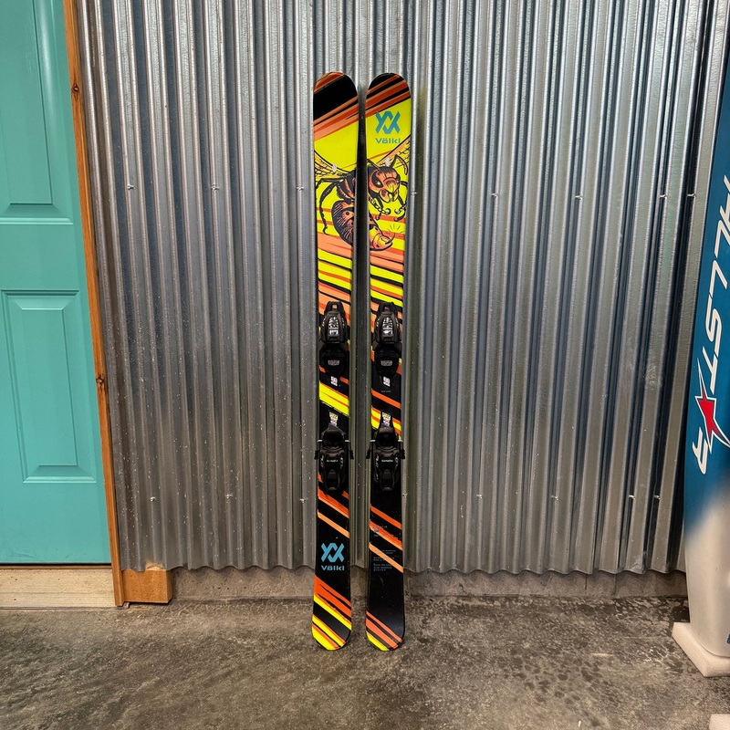 Volkl Revolt JR Kid's Twintip Skis w/ Marker Vmotion 7 GW Bindings - USED 138cm Marker Vmotion 7 GW Black